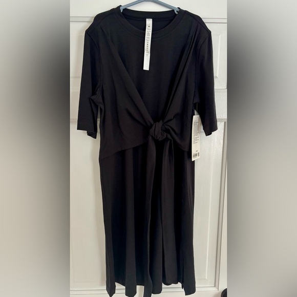 NWT Lululemon Black Wrap Dress Size 2 | Flattering Stretch Fit - Picture 2 of 6
